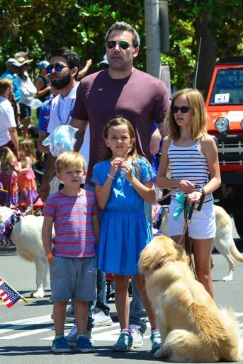 Ben Affleck et ses enfants Violet, Samuel et Seraphina à Santa Monica, le 5 juillet 2017