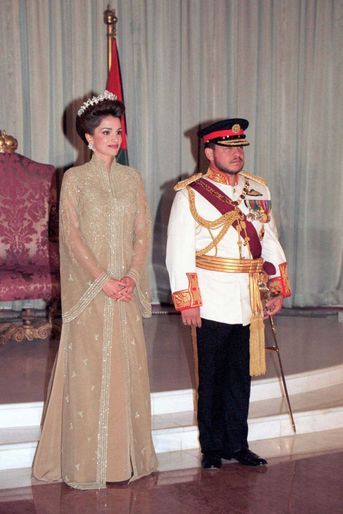La reine Rania et le roi Abdallah II de Jordanie à Amman, le jour de l&#039;intronisation du roi, le 9 juin 1999
