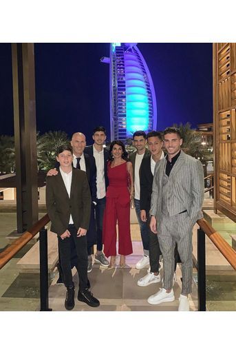 Zinédine Zidane, sa femme Véronique et leurs enfants Enzo, Luca, Théo et Elyaz à Dubaï, le 27 décembre 2018