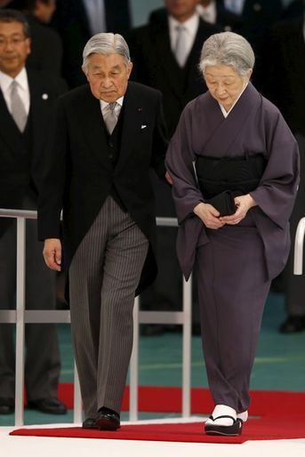 L'impératrice Michiko et l'empereur Akihito du Japon à Tokyo, le 15 août 2015