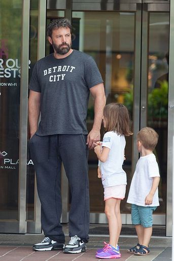Ben Affleck et ses enfants à Atlanta le 8 août 2015