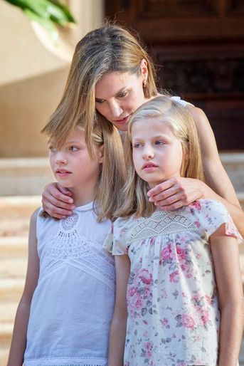 La reine Letizia d&#039;Espagne avec ses filles à Palma de Majorque, le 3 août 2015