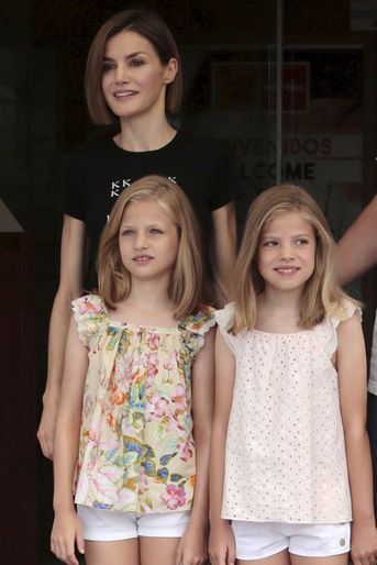 La reine Letizia d&#039;Espagne et les princesses Leonor et Sofia à Palma de Majorque, le 8 août 2015