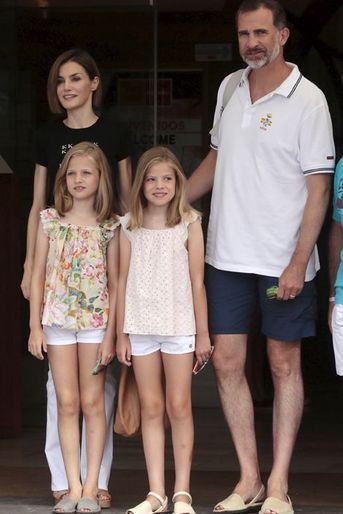 La reine Letizia et roi Felipe VI d&#039;Espagne avec les princesses Leonor et Sofia à Palma de Majorque, le 8 août 2015