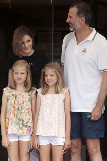 La reine Letizia et roi Felipe VI d&#039;Espagne avec les princesses Leonor et Sofia à Palma de Majorque, le 8 août 2015