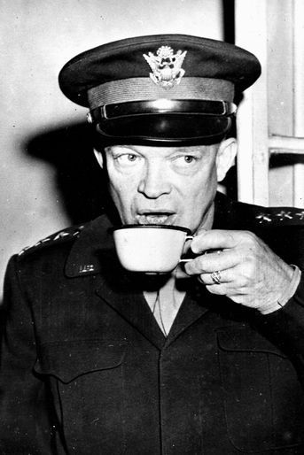 Dwight Eisenhower le 26 août 1944 à Paris. 