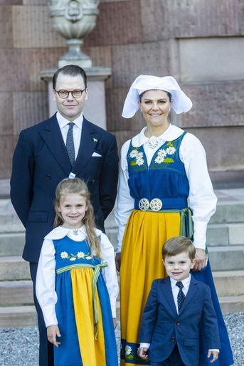 La princesse Victoria de Suède, le prince consort Daniel et leurs enfants à Stockholm, le 6 juin 2019