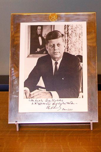 Portrait de John Fitzgerald Kennedy dédicacé