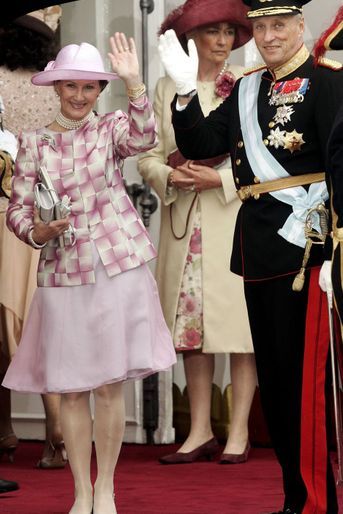 La reine Sonja et le roi Harald V de Norvège à Madrid, le 22 mai 2004