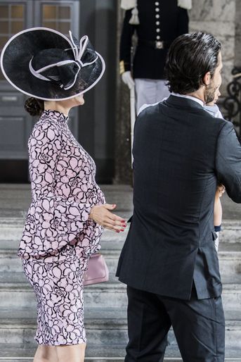 Le prince Carl Philip, la princesse Sofia et leur fils Alexander aux 40 ans de la princesse Victoria, le 14 juillet 2017.