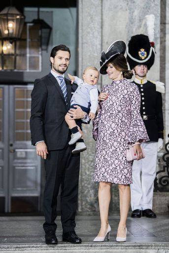 Le prince Carl Philip, la princesse Sofia et leur fils Alexander aux 40 ans de la princesse Victoria, le 14 juillet 2017.