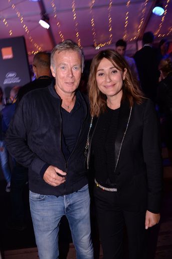 Franck Dubosc et Daniela Lumbroso&nbsp;lors de la soirée Orange à Cannes, le 18 mai 2019