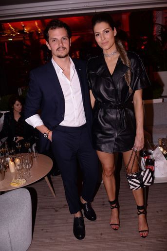 Laury Thilleman et son compagnon Juan Arbelaez&nbsp;lors de la soirée Orange à Cannes, le 18 mai 2019