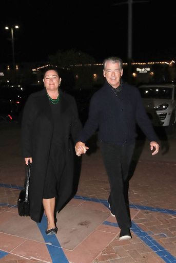 Pierce Brosnan et sa femme Keely Shaye Smith lors d&#039;un dîner, à Malibu, le 2 mars 2022.