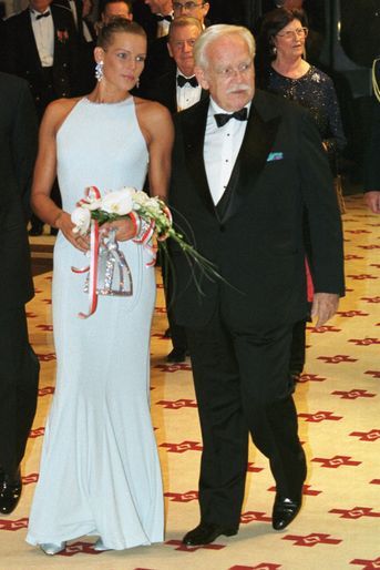 La princesse Stéphanie de Monaco au bal de la Croix-Rouge en août 1999