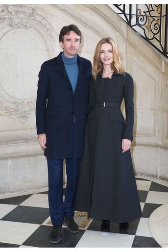 Natalia Vodianova et son fiancé Antoine Arnault lors du défilé Dior Haute Couture printemps-été 2020, qui a eu lieu au Musée Rodin lundi 20 janvier 2020. 