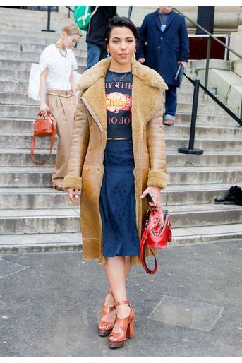 Zita Hanrot arrive au défilé Chloé lors de la fashion week de Paris, le 27 février 2020.