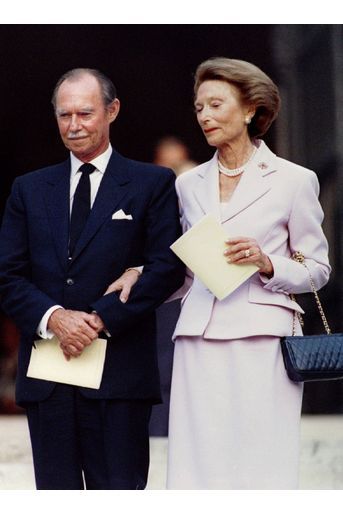 Le grand-duc Jean de Luxembourg avec sa femme la grande-duchesse Joséphine-Charlotte, le 30 juillet 1994