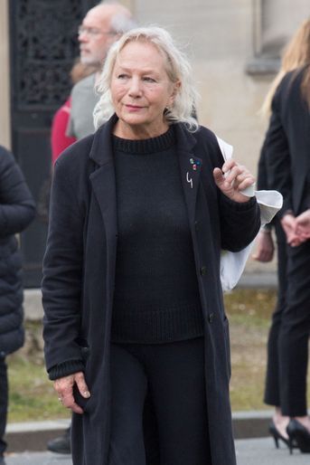 Agnès B&nbsp;aux obsèques d'Agnès Varda au cimetière du Montparnasse à Paris le 2 avril 2019