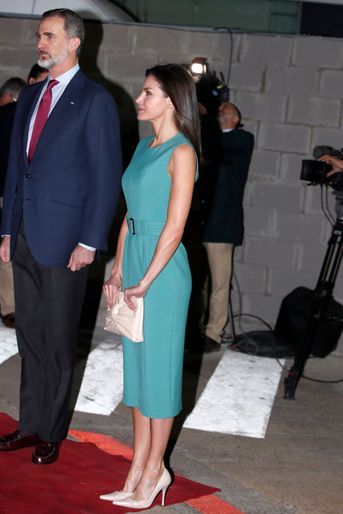 La reine Letizia d'Espagne dans une robe Hugo Boss à Buenos Aires, le 25 mars 2019