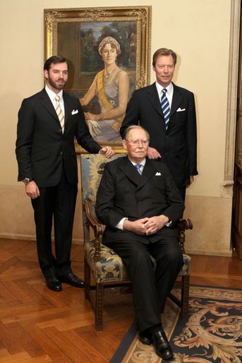 L'ex-grand-duc Jean de Luxembourg avec le grand-duc Henri et le grand-duc héritier le prince Guillaume, le 5 janvier 2011