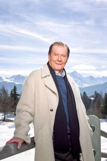 En mars 2015, Roger Moore, 87 ans, recevait Paris Match à Crans-Montana, en Suisse. 