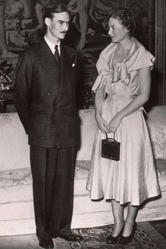 Le prince Jean de Luxembourg avec la princesse Joséphine-Charlotte de Belgique avant leur mariage, le 15 novembre 1952