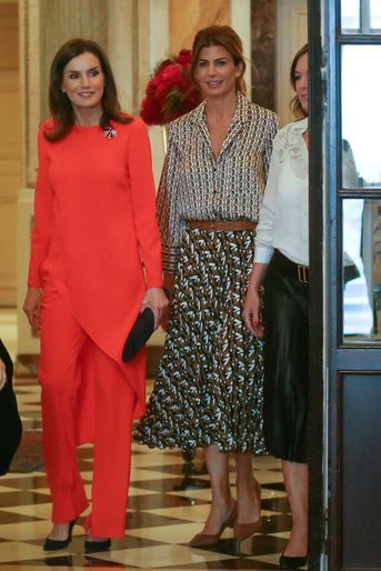 La reine Letizia d'Espagne dans un ensemble Zara à Buenos Aires, le 27 mars 2019
