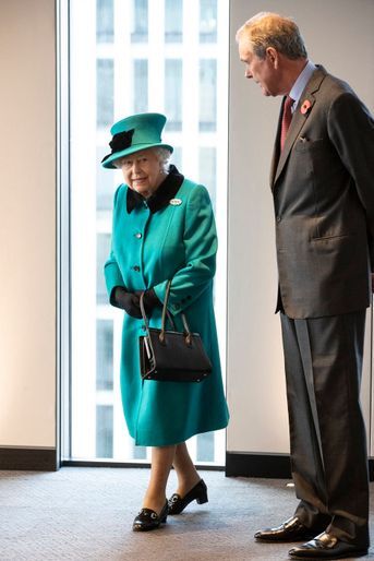 La reine Elizabeth II au siège de Schroders à Londres, le 7 novembre 2018