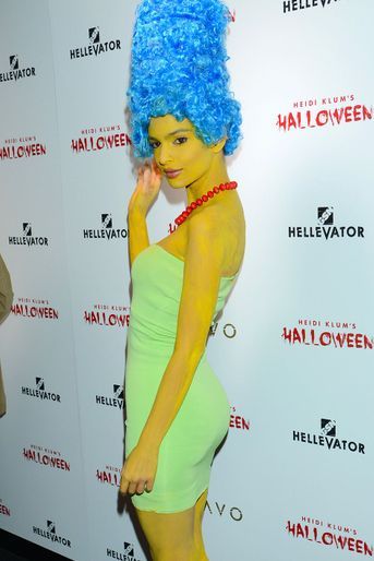 Emily Ratajkowski en Marge Simpson pour Halloween 2015
