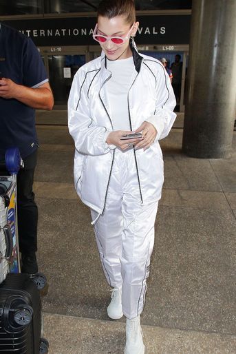 Bella Hadid à l'aéroport de Los Angeles, le 12 avril 2018