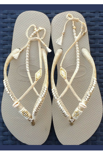 Sandales Havaianas argent-dorée flip-flop, 124€Voir l'épingle<br />
