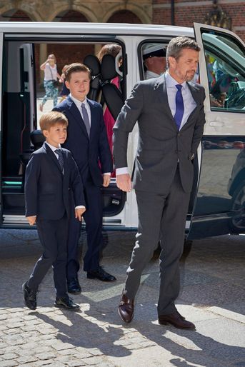 Le prince Frederik de Danemark avec les princes Christian et Vincent au château de Frederiksborg, le 24 mai 2018