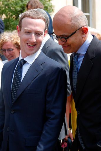 Mark Zuckerberg et le PDG de Microsoft Satya Nadella à l&#039;Elysée, le 23 mai 2018.