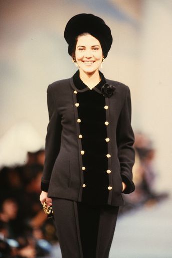 Cristina Cordula au défilé Chanel à Paris en 1989.