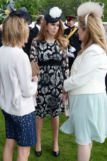 La princesse Beatrice d&#039;York dans les jardins de Buckingham Palace à Londres, le 24 mai 2016