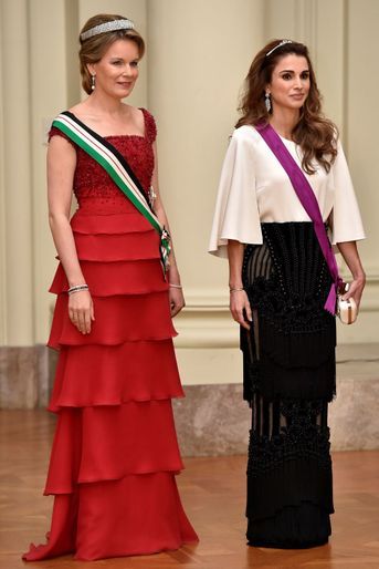 La reine Rania de Jordanie à Bruxelles avec la reine Mathilde de Belgique, le 18 mai 2016