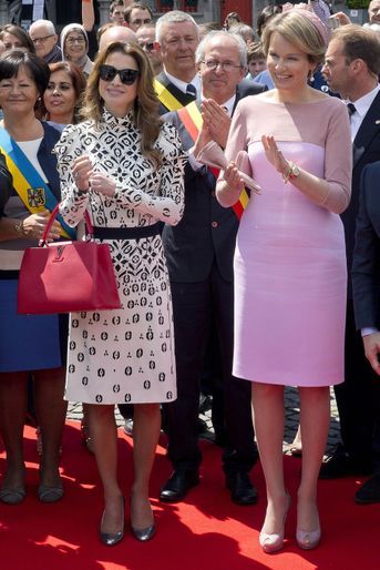 La reine Rania de Jordanie à Bruxelles avec la reine Mathilde de Belgique, le 19 mai 2016