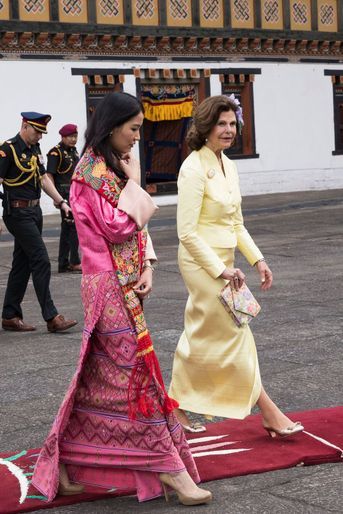 La reine Silvia de Suède avec la reine du Bhoutan Jestun Pema à Thimphu, le 8 juin 2016
