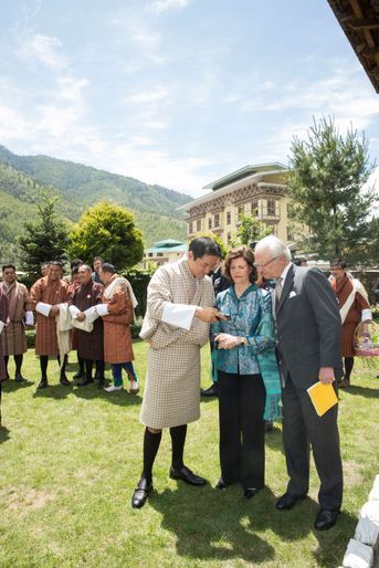 La reine Silvia et le roi Carl XVI Gustaf de Suède à Thimphu, le 9 juin 2016