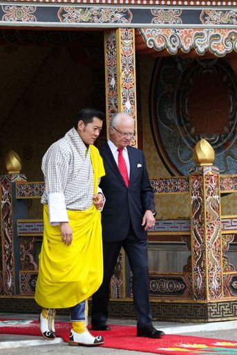 Silvia, dépaysement au Bhoutan avec Carl XVI Gustaf