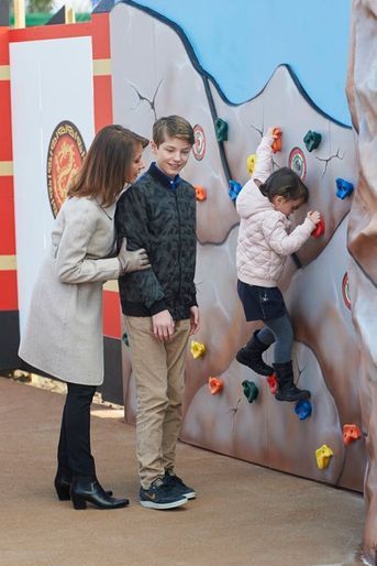 Les princesses Marie et Athena et le prince Félix de Danemark au Legoland de Billund, le 19 mars 2016