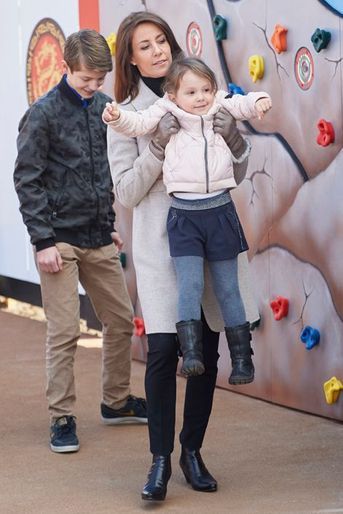 Les princesses Marie et Athena et le prince Félix de Danemark au Legoland de Billund, le 19 mars 2016