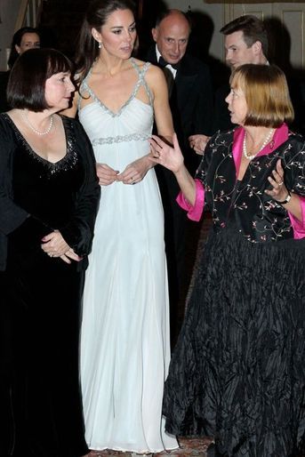 La duchesse Catherine de Cambridge en Amanda Wakeley, le 26 octobre 2011