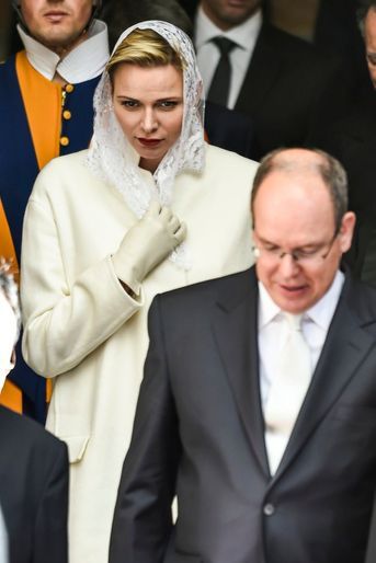 Charlène et Albert de Monaco avec le Pape François - Le couple princier au Vatican
