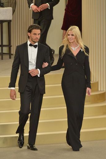 Baptiste Giabiconi et Lara Stone au défilé Chanel
