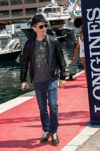 Gad Elmaleh arrive au Jumping de Monaco, le 27 juin 2015