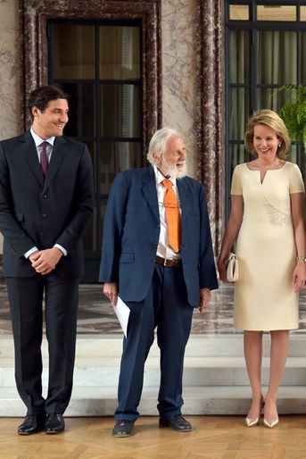 La reine Mathilde de Belgique avec les princes Jean-Christophe Napoléon et Nikolaus Blucher à Bruxelles, le 17 juin 2015