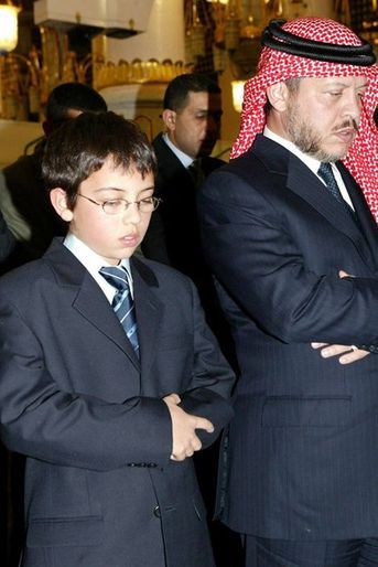 Le prince Hussein avec son père le roi Abdallah II de Jordanie, le 30 octobre 2005