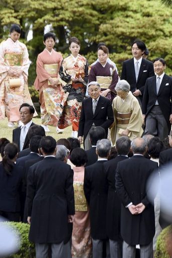 L’empereur Akihito et l’impératrice Michiko du Japon avec la famille impériale à Tokyo, le 21 avril 2015